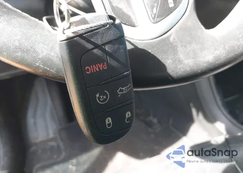 2015 Chrysler 200 C z USA, uszkodzony, nr VIN 1C3CCCCB4FN560090